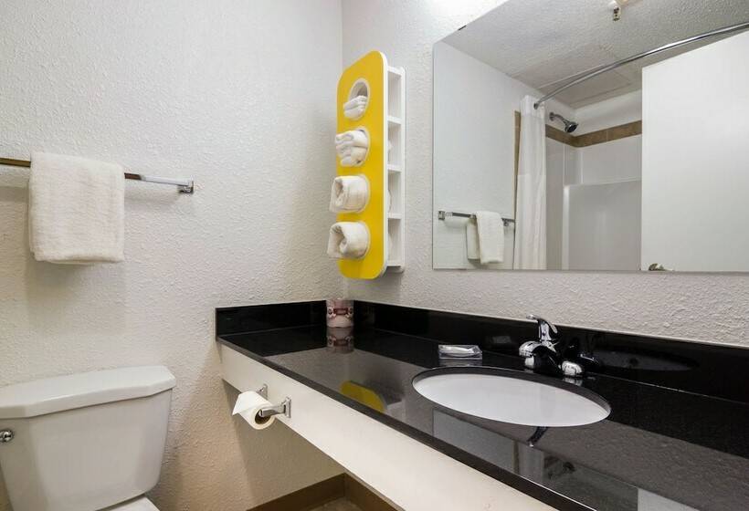 Motel 6 Kerrobert, Sk