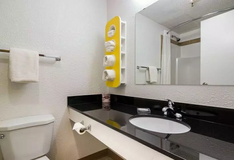 Motel 6 Kerrobert, Sk