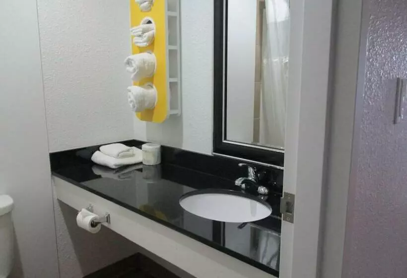 Motel 6 Kerrobert, Sk