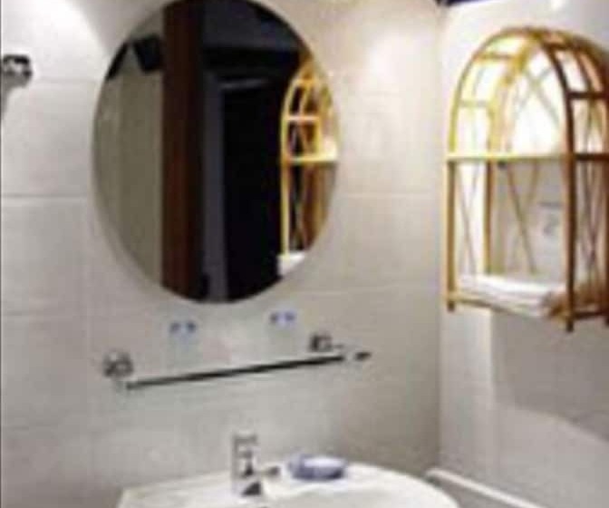 פנסיון Chateau Des Nobles