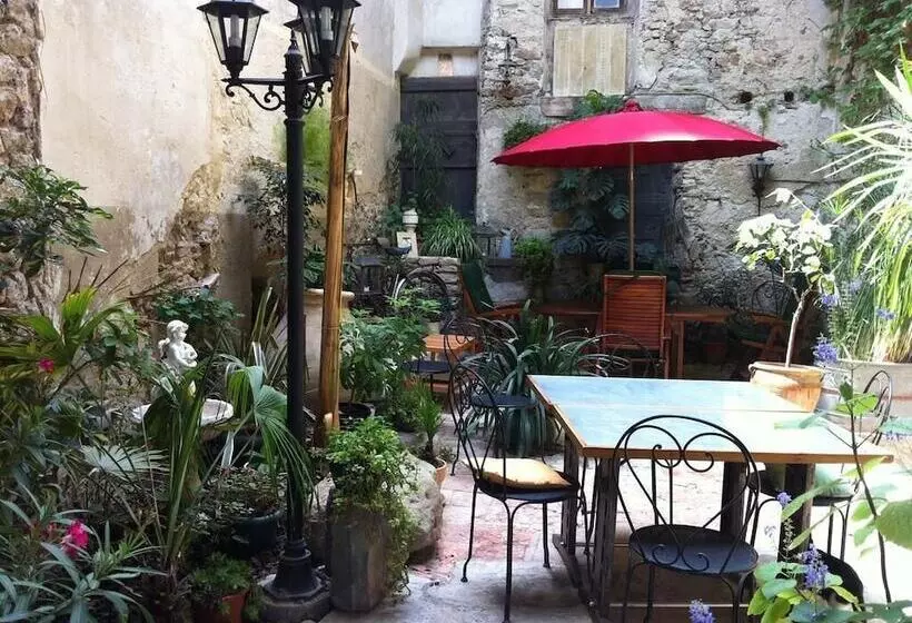 Majatalo Clos De Venes Domaine Viticole