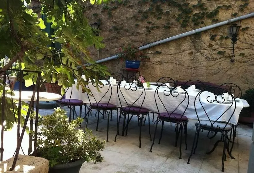 Majatalo Clos De Venes Domaine Viticole