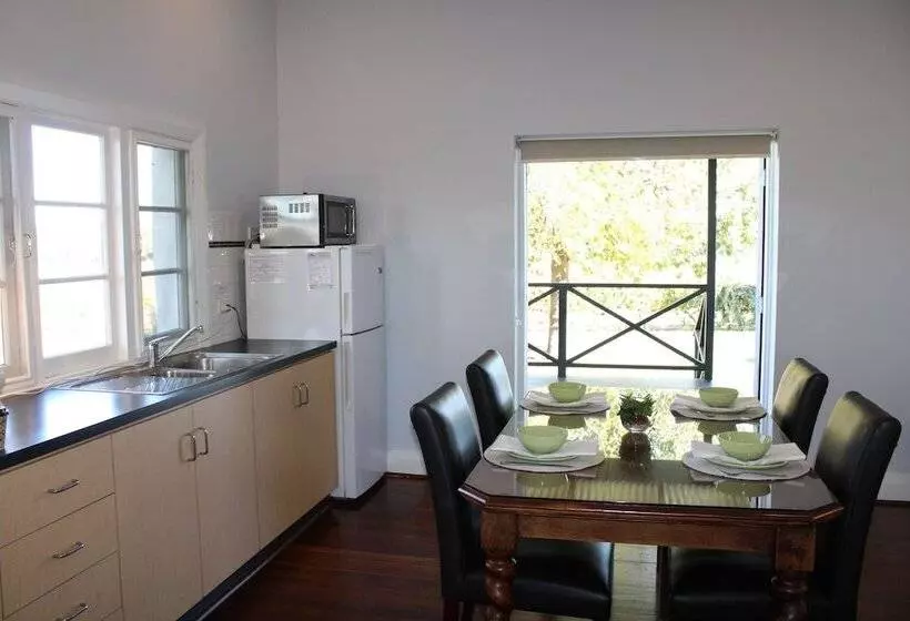 Vineyard Cottage At Upper Reach Winery