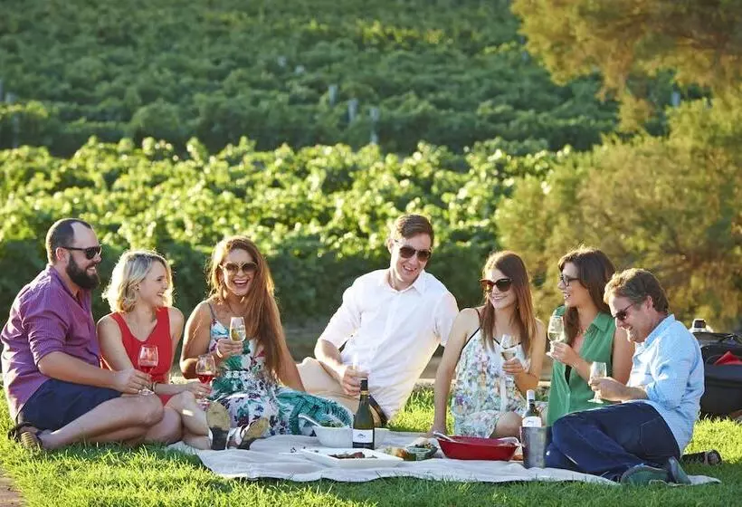 Vineyard Cottage At Upper Reach Winery