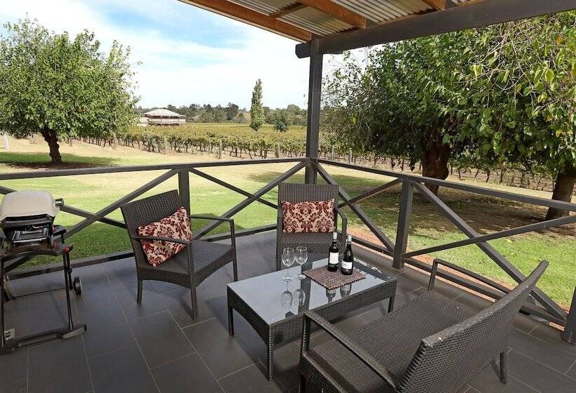 Vineyard Cottage At Upper Reach Winery