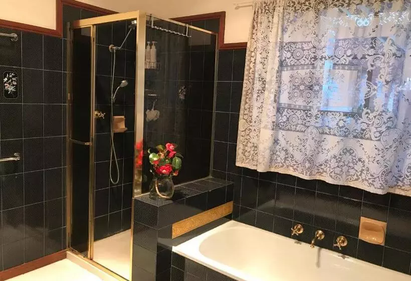 ベッドアンドブレックファースト Helen S Homestead