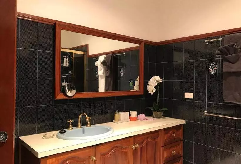 ベッドアンドブレックファースト Helen S Homestead