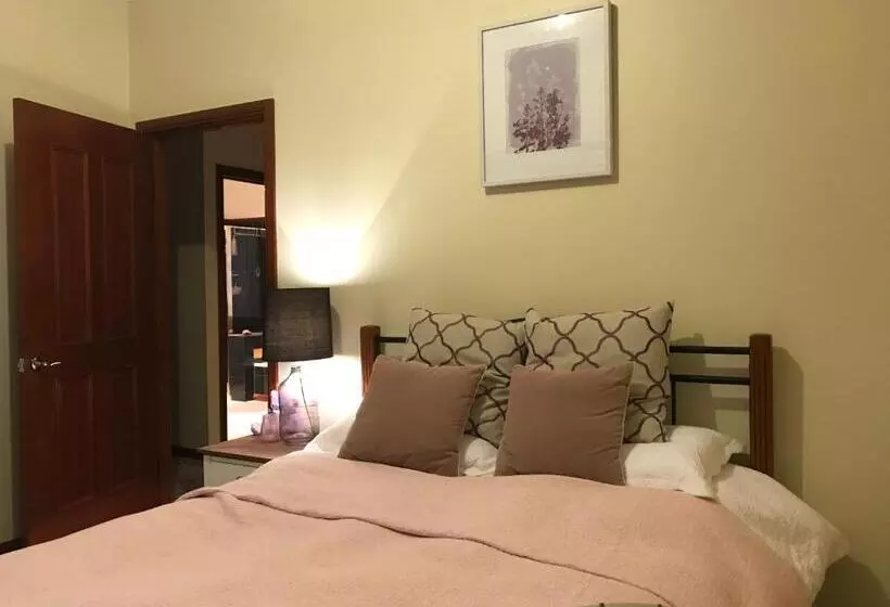 ベッドアンドブレックファースト Helen S Homestead