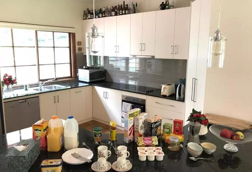 ベッドアンドブレックファースト Helen S Homestead