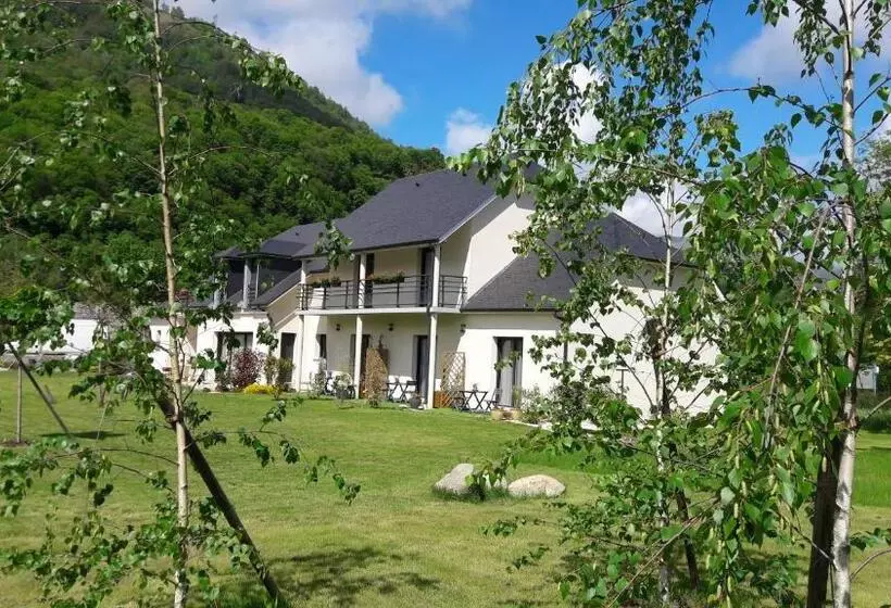 Le Balcon Des Cimes B&b