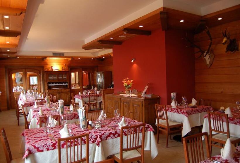 فندق Albergo Edelweiss Larespa