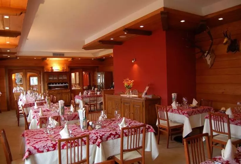 ホテル Albergo Edelweiss   Larespa