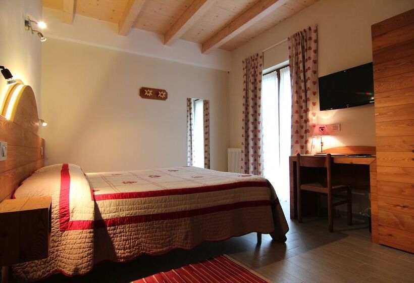 فندق Albergo Edelweiss Larespa