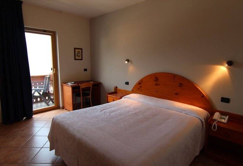 فندق Albergo Edelweiss Larespa