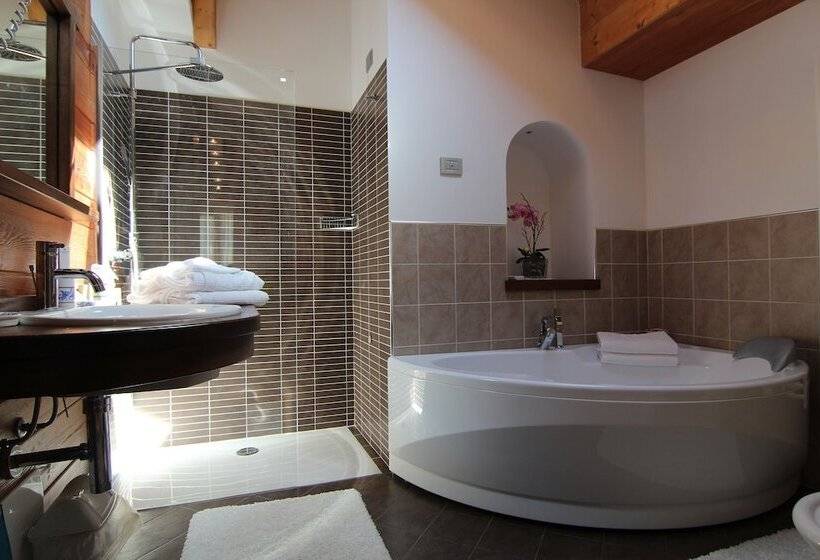 فندق Albergo Edelweiss Larespa