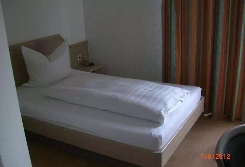 Hotelli Altbacher Hof