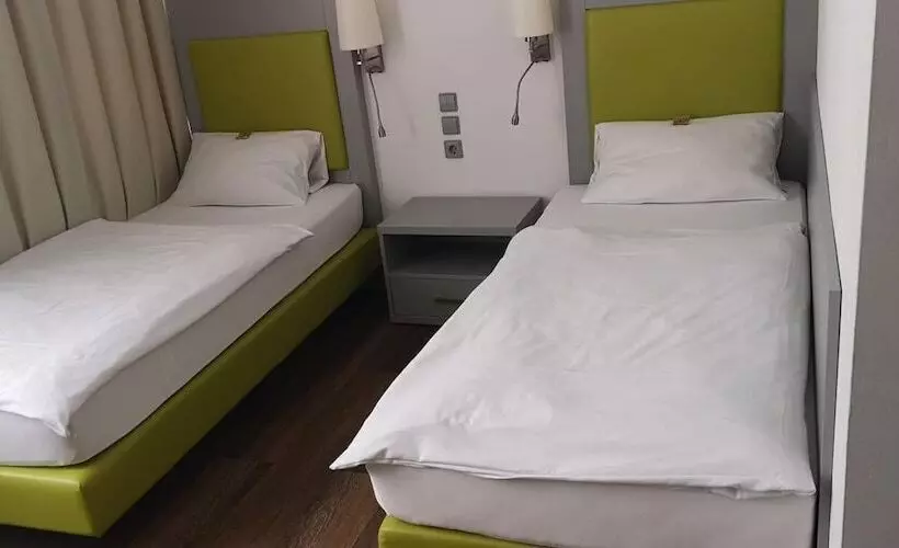 Hotelli Altbacher Hof