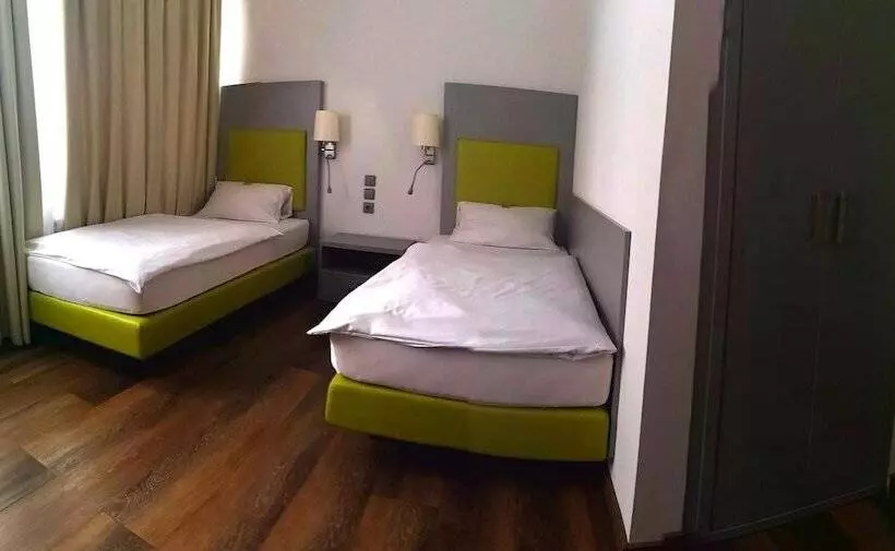 Hotelli Altbacher Hof