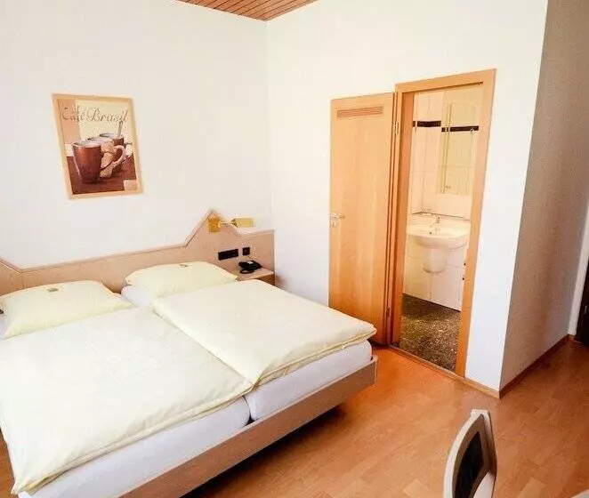 Hotelli Altbacher Hof