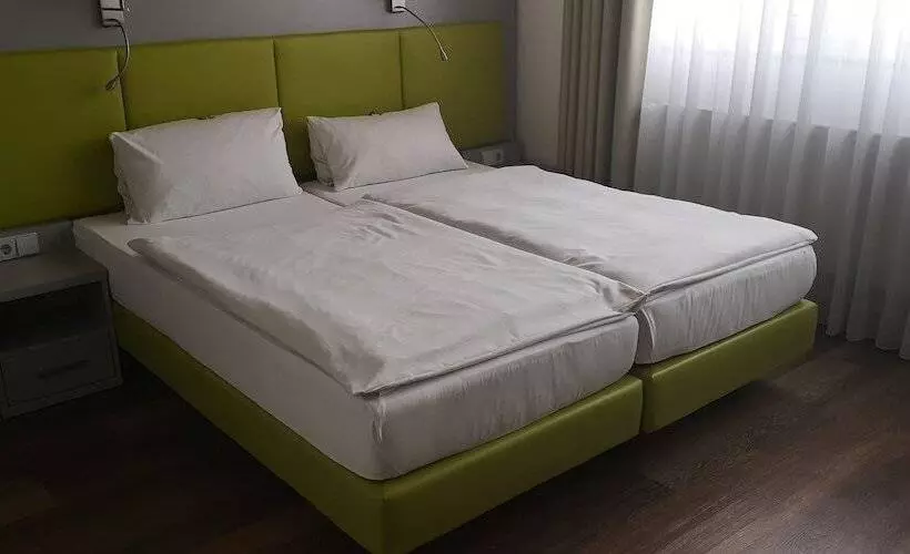 Hotelli Altbacher Hof