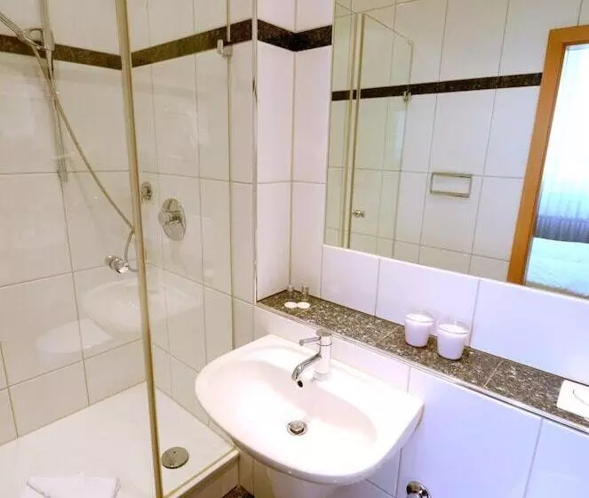 Hotelli Altbacher Hof