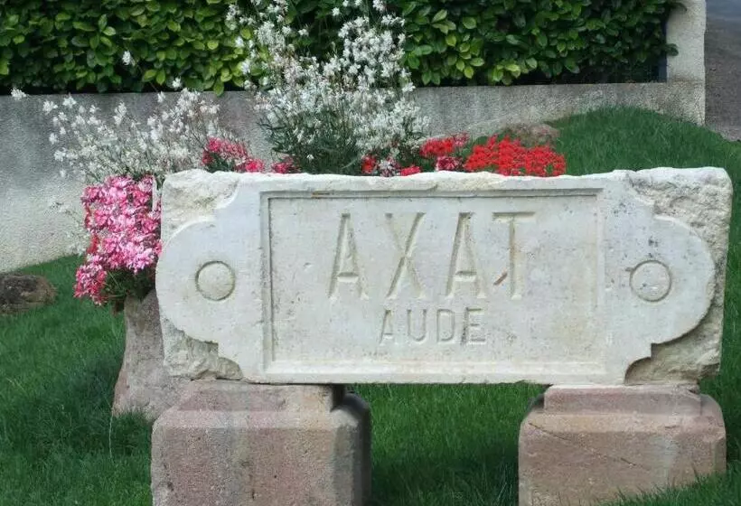 هتل Axat