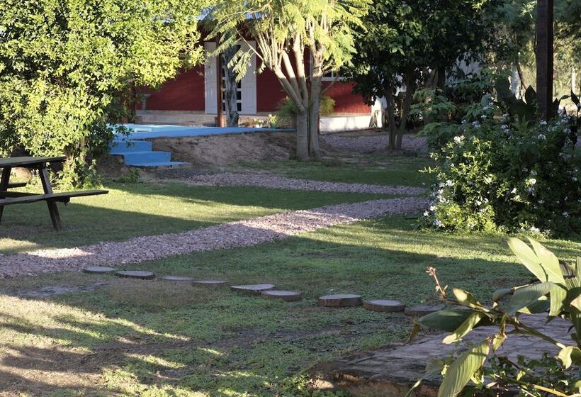 Hotel De Campo El Rebenque