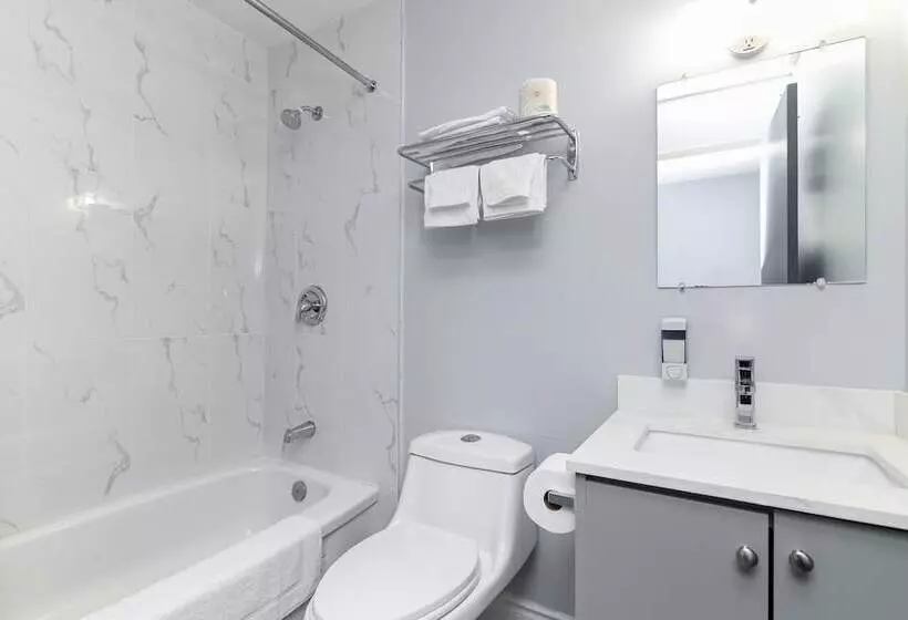 Hotelli Lakeside Inn