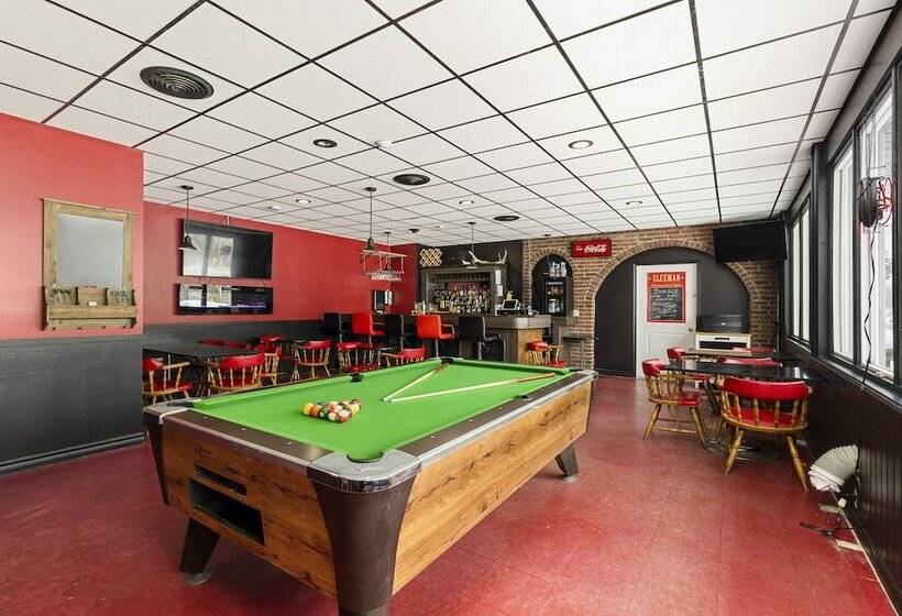 בית מלון כפרי Lakeside Inn