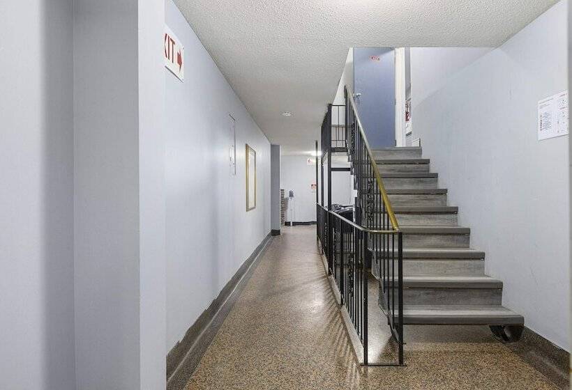 בית מלון כפרי Lakeside Inn