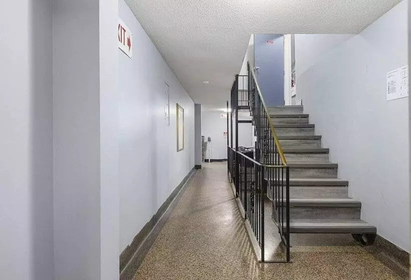 Hotelli Lakeside Inn