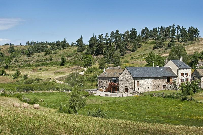 Hotell Logis Hôtels Les Granges De Bigose