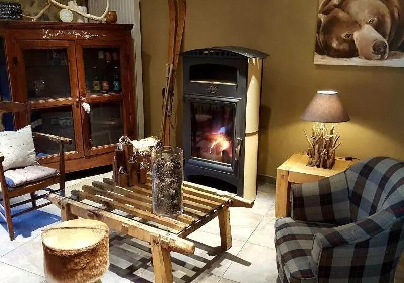 ホテル Logis Hôtels Les Granges De Bigose