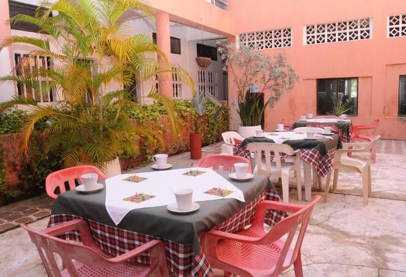 Hotell Montecarlo Beach