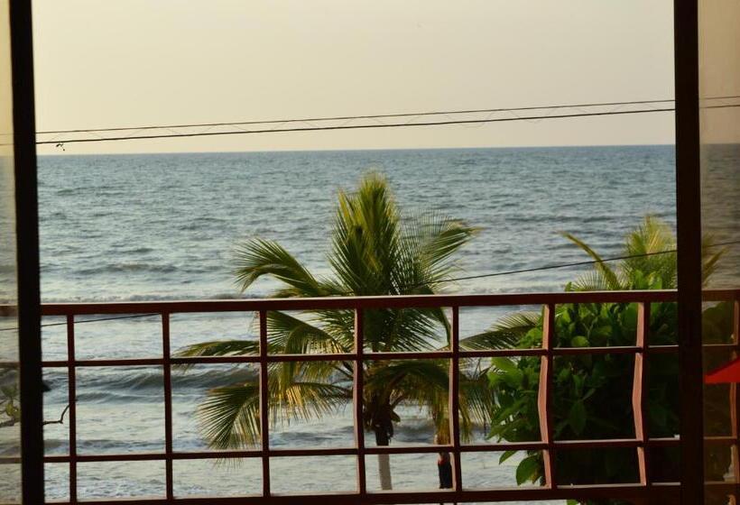 Hotell Montecarlo Beach