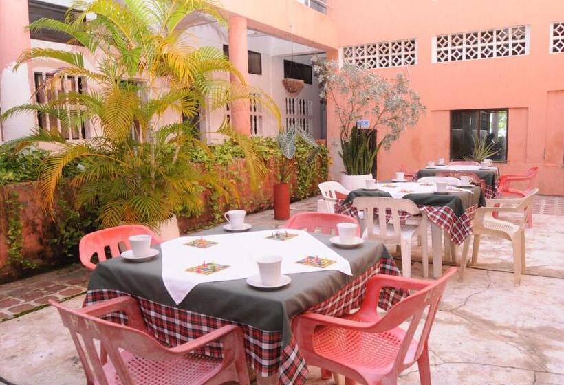 Hotell Montecarlo Beach