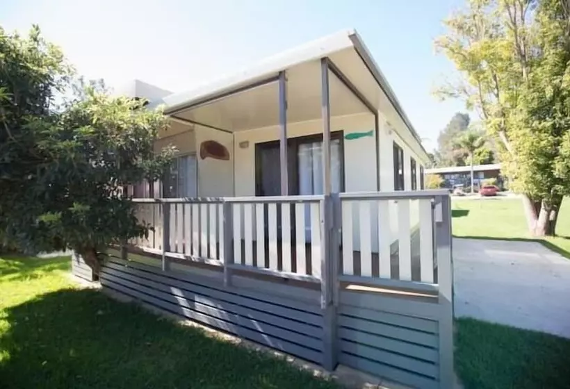 Hotelli Tuross Lakeside Tourist Park