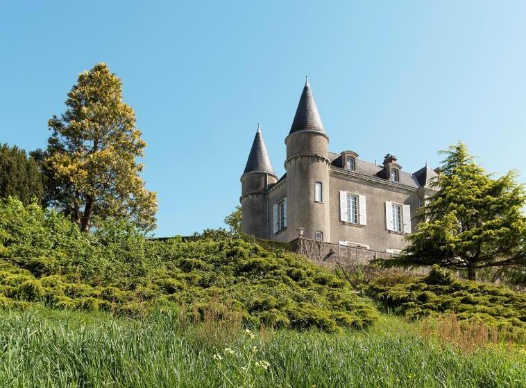 بنسيون Château Haute Roche