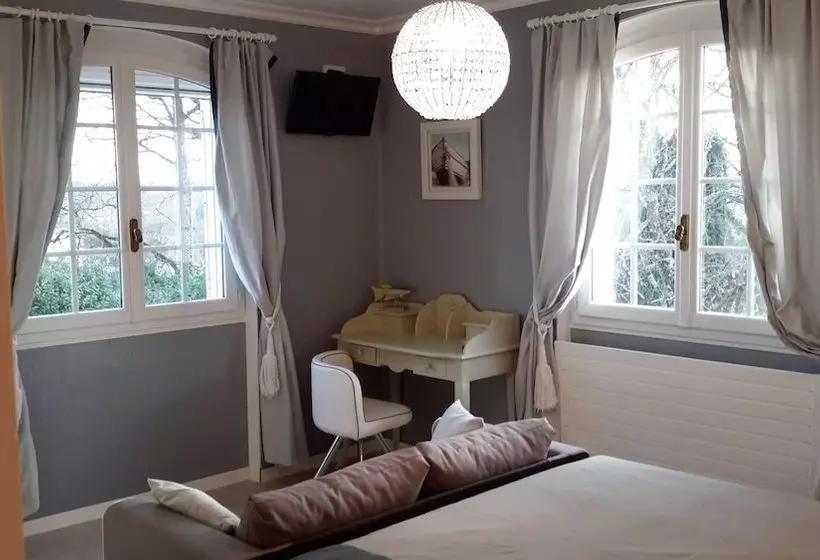 Majatalo Domaine De La Petite Salamandre