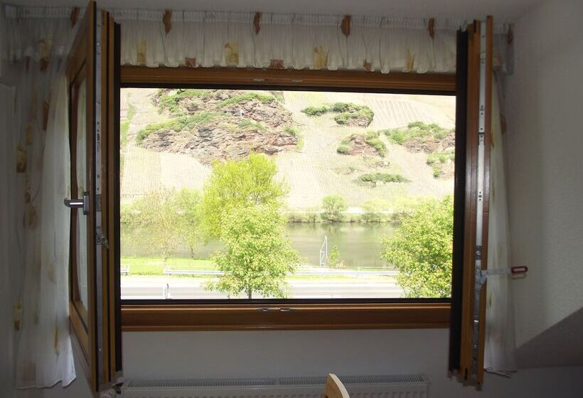 פנסיון Weingut & Gastehaus Kaufmannschneider