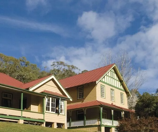 ペンション Yarrangobilly Caves House