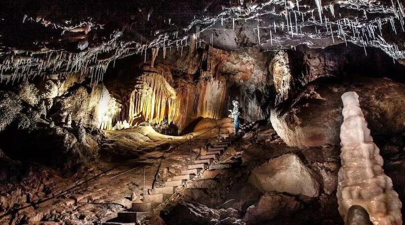 ペンション Yarrangobilly Caves House