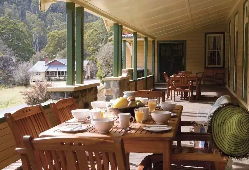 ペンション Yarrangobilly Caves House