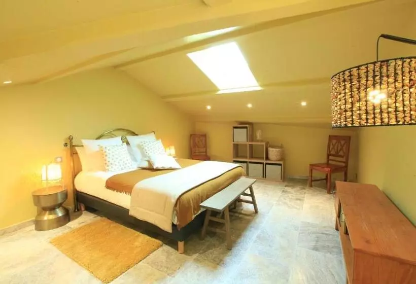 Aamiaismajoitus (B&B) Chambres D  Hôtes Les Ormes