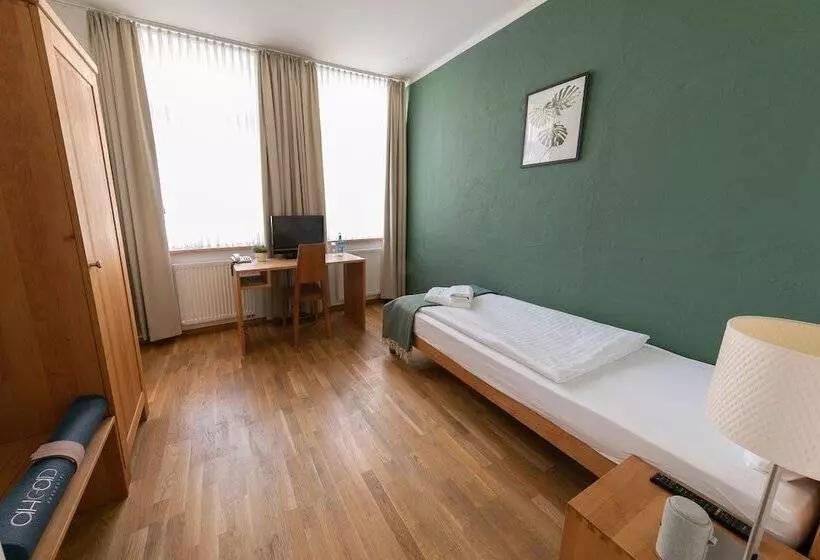 ホテル Ahead Burg