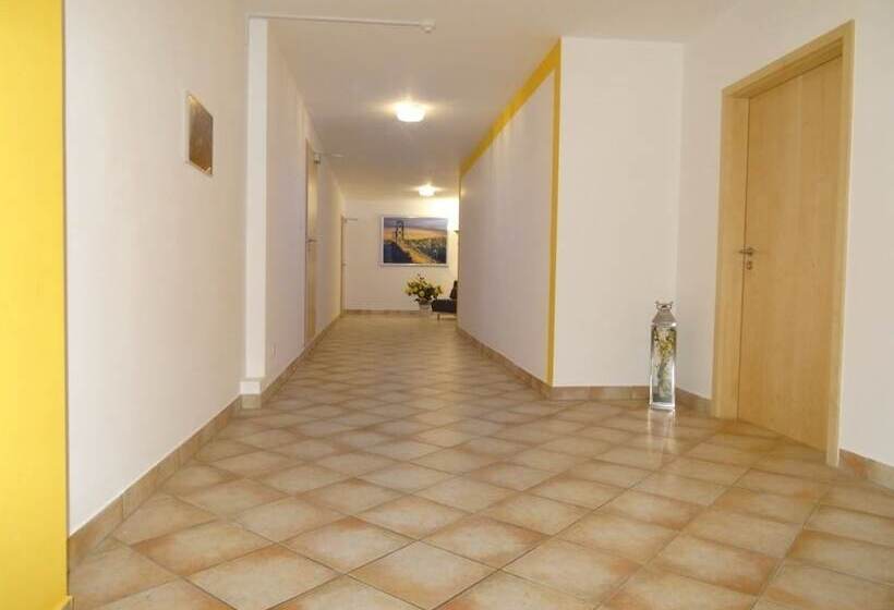 בית מלון כפרי Apartment Panorama 1 Near Airport