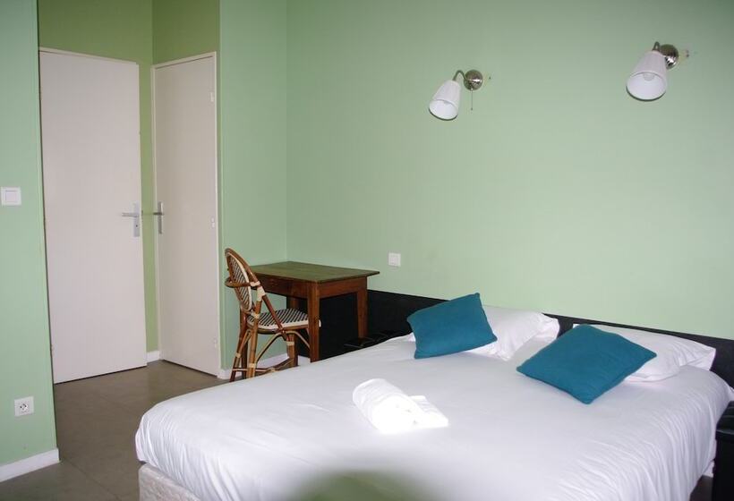 Отель Hôtel Des Voyageurs