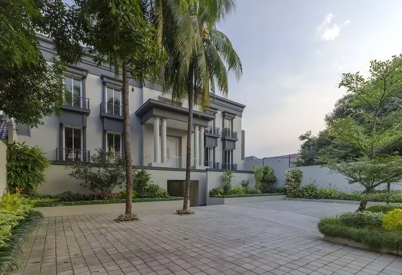 ホテル Reddoorz Plus @ Patal Senayan