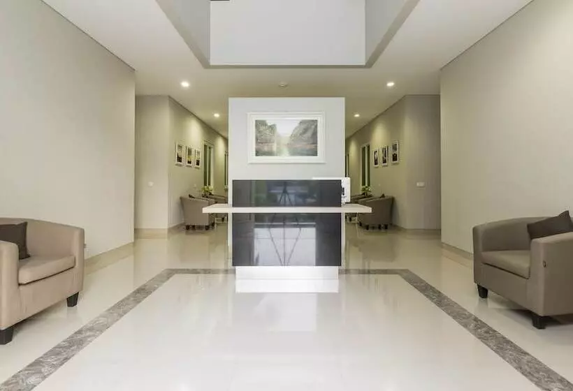 ホテル Reddoorz Plus @ Patal Senayan