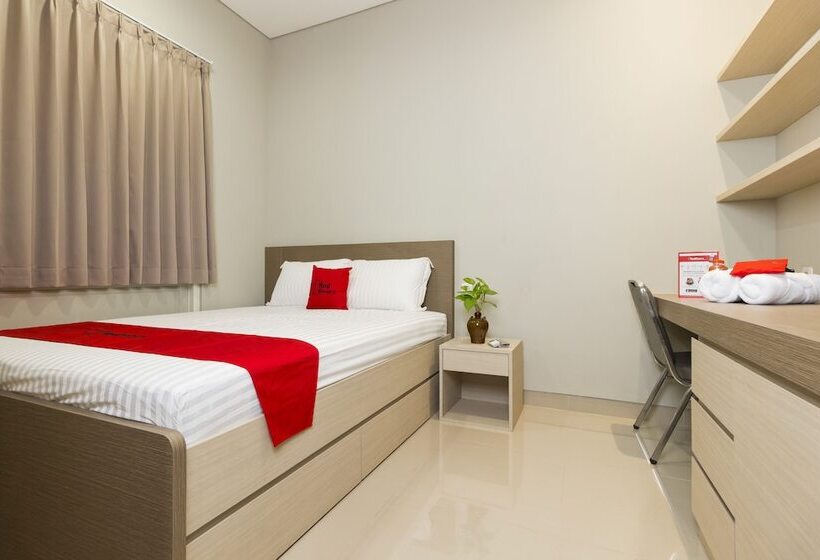 Hotel Reddoorz Plus @ Patal Senayan